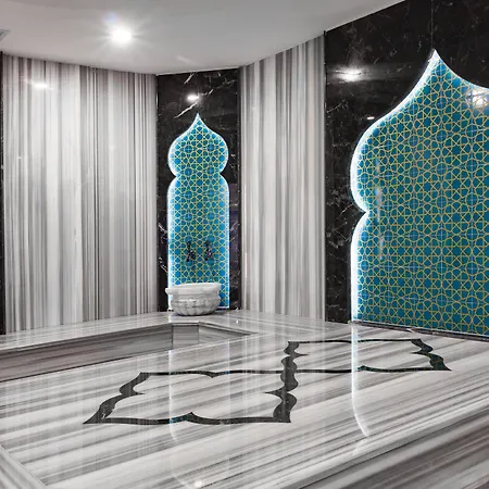 Hotel Graf Victor 4*