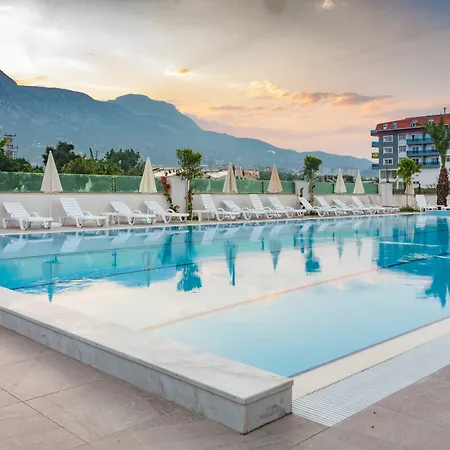 Ξενοδοχείο Graf Victor 4*